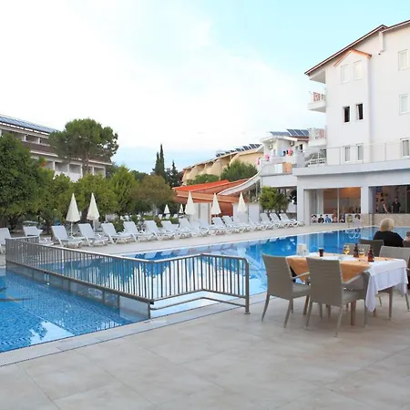 Hotel de apartamente Catty Cats Garden 3*