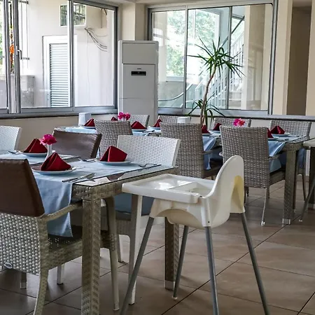 Hotel de apartamente Catty Cats Garden 3*